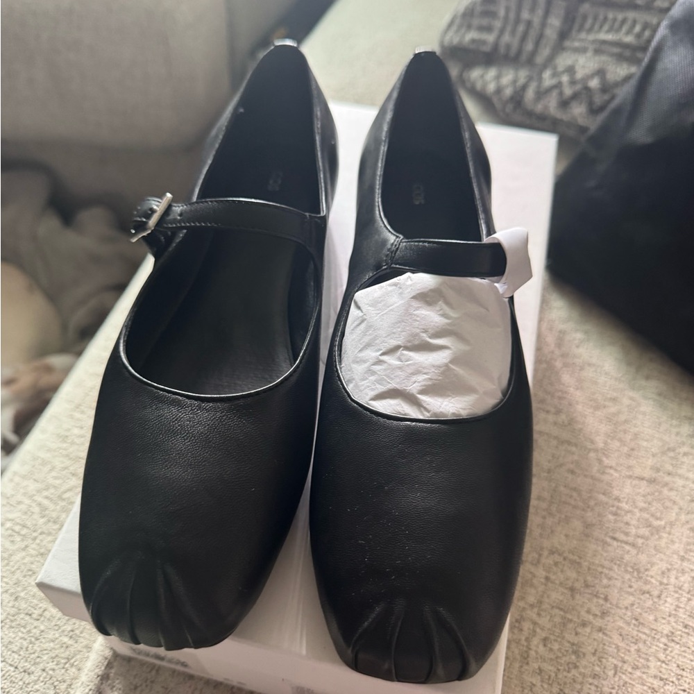 COS PLEATED LEATHER MARY-JANE BALLET FLATS